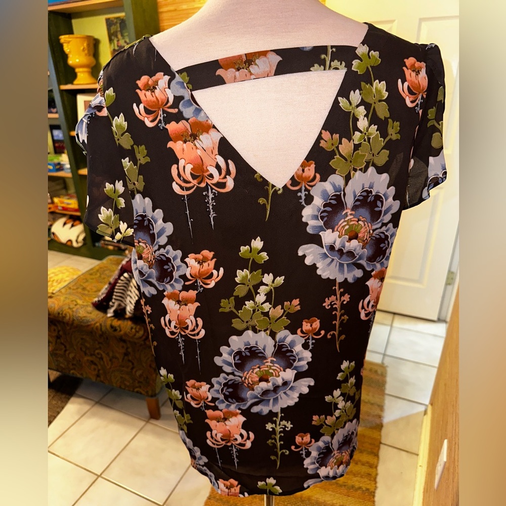LOFT shirt never worn - Picture 2 of 3